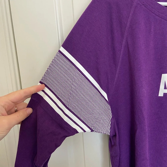 EUC | Under Armour women’s long sleeve heat gear purple decal tshirt —‎ XL - Picture 2 of 6